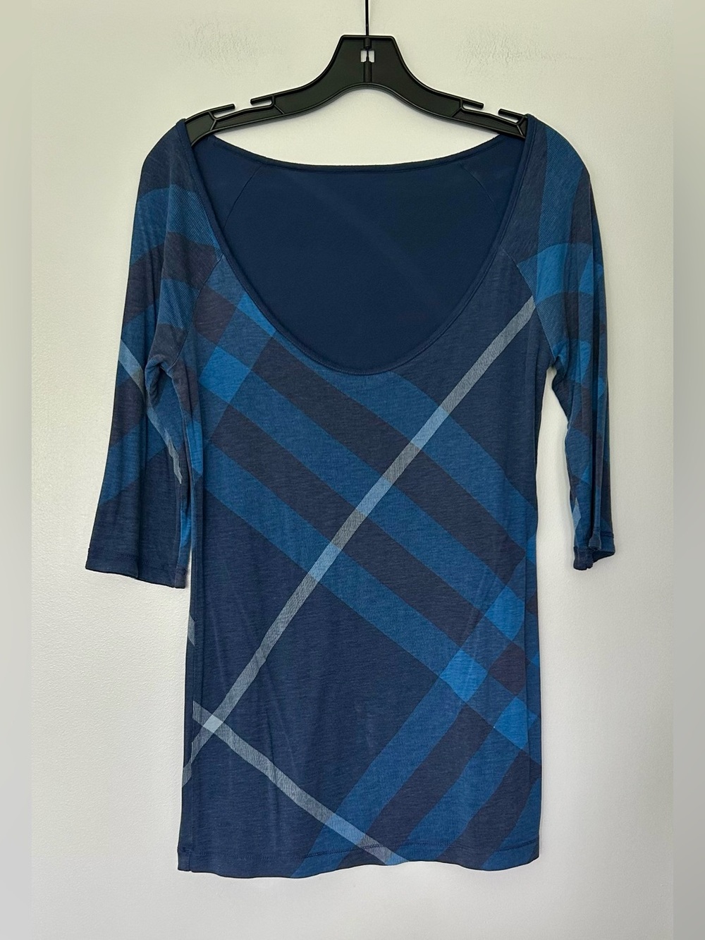 BURBERRY Navy Blue Plaid Low Scoopneck Tee w 3/4 Sleeves Women - US 8 equiv.